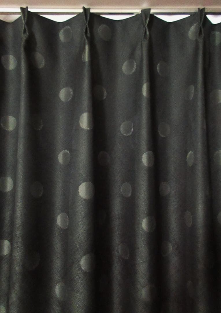 まゆまゆ★3級遮光 水玉幅150X丈220(２枚入)(KM4033)が2組