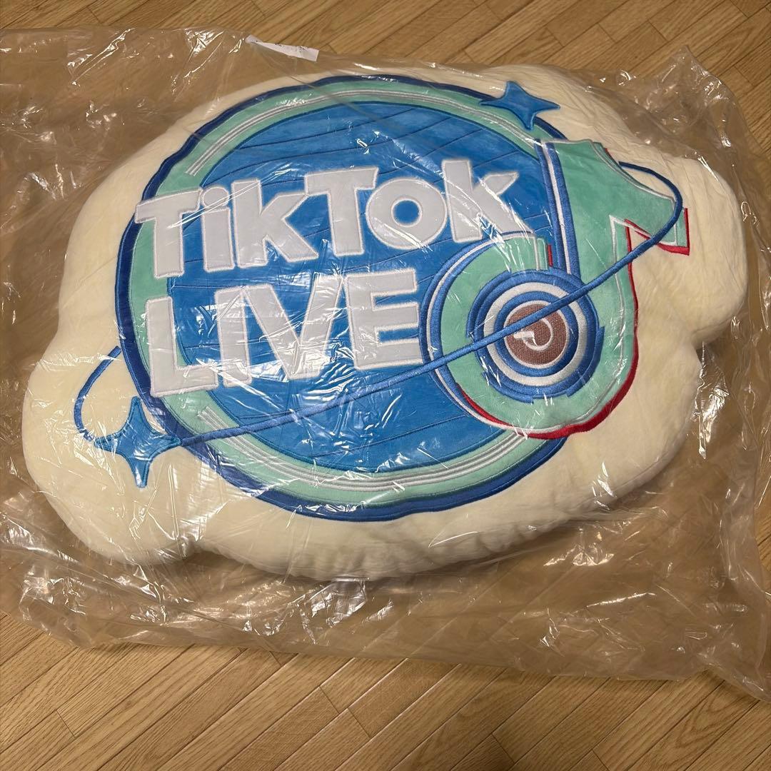 新品未開封　TikTok LIVE クッション　キーホルダー　セット