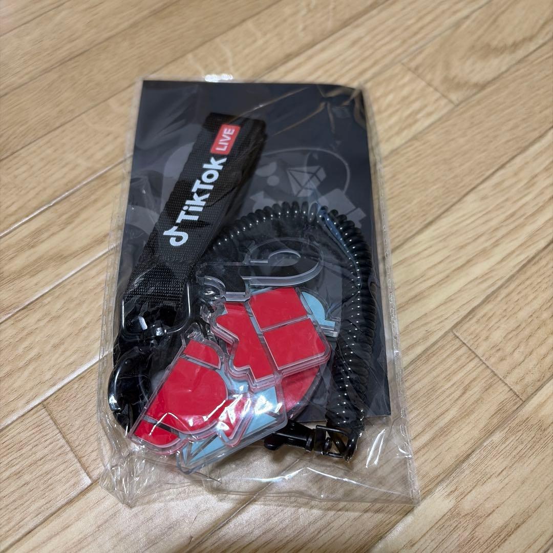 新品未開封　TikTok LIVE クッション　キーホルダー　セット