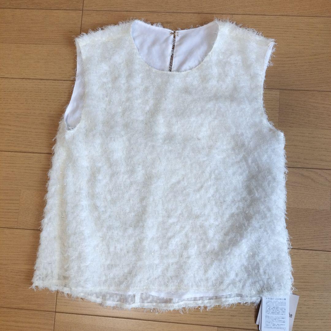 新品タグ付きApuweiser-riche ふわもこフレンチスリーブトップス　白