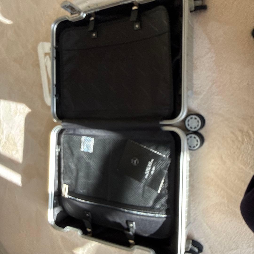 Mercedes シルバーキャリーケース 中型