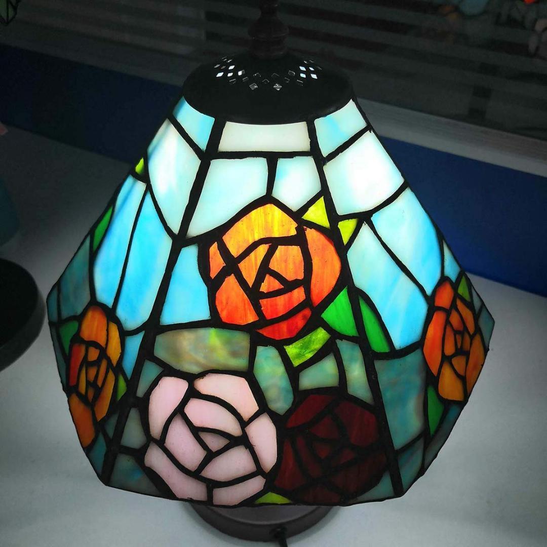バラが彩る 卓上照明 ステンドグラス 爽やかなブルー