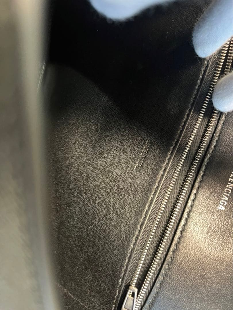 バレンシアガ　downtown メッセンジャー　24SS バッグ