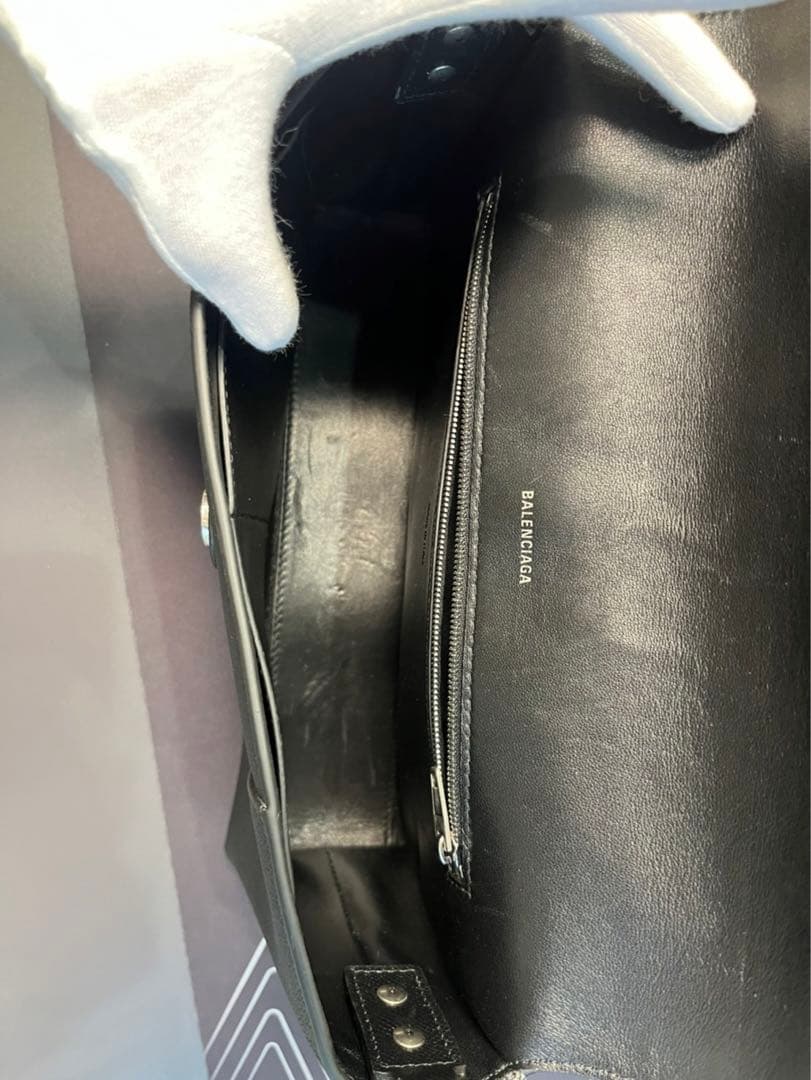 バレンシアガ　downtown メッセンジャー　24SS バッグ