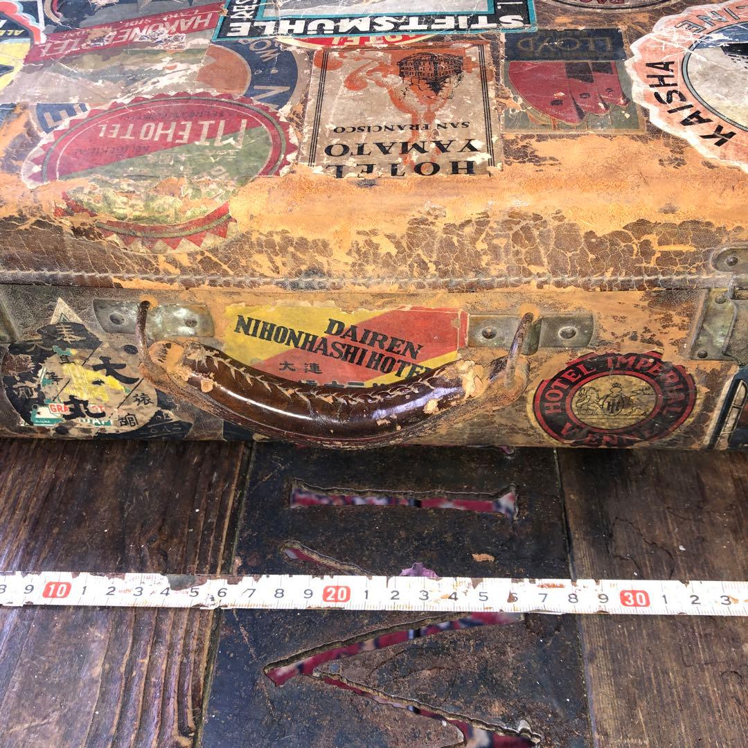 アンティーク　トランク　インテリア