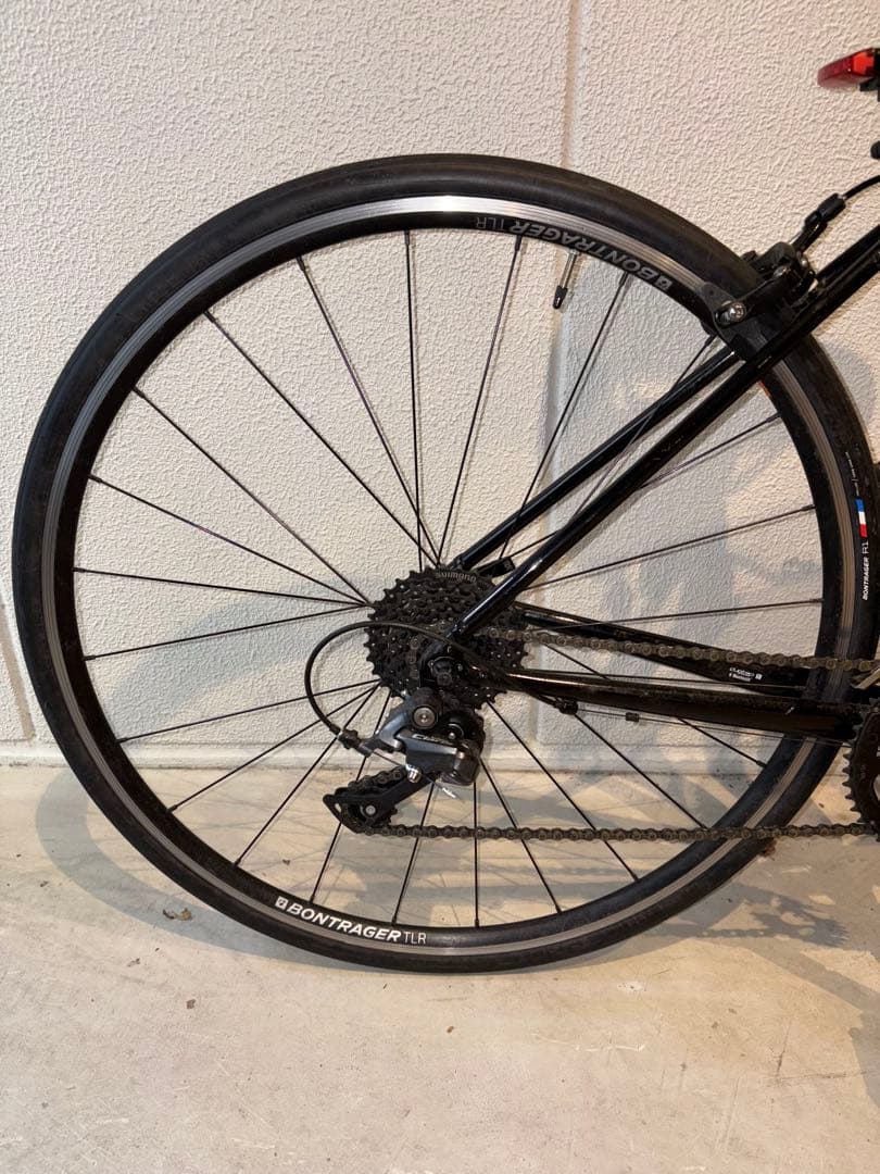 Trek Domane AL2 ロードバイク ブラック/イエロー