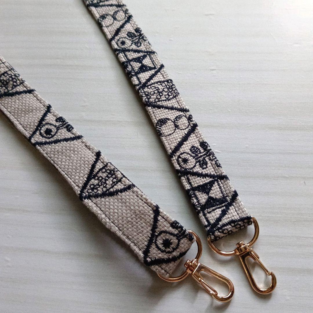 ミナペルホネン　ショルダーバッグポシェット　シンフォニー　ライトグレー　猫さん