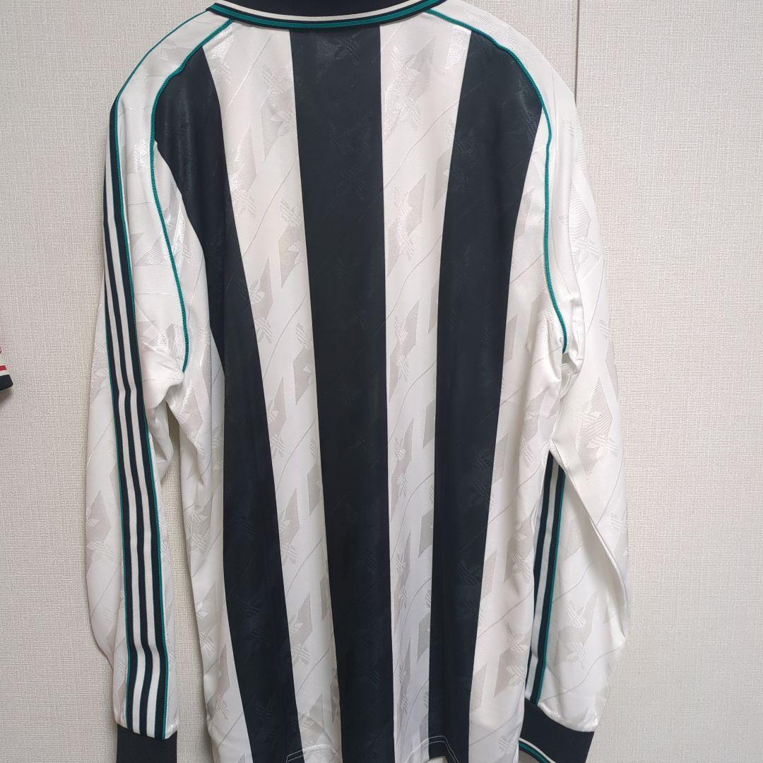 ニューカッスルユナイテッド　シャツ