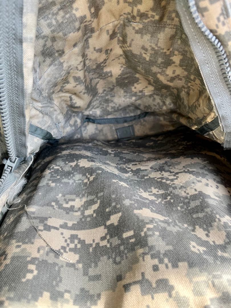 米軍放出品MOLLE2アサルトパック リュック バックパック ショベルポーチ付き