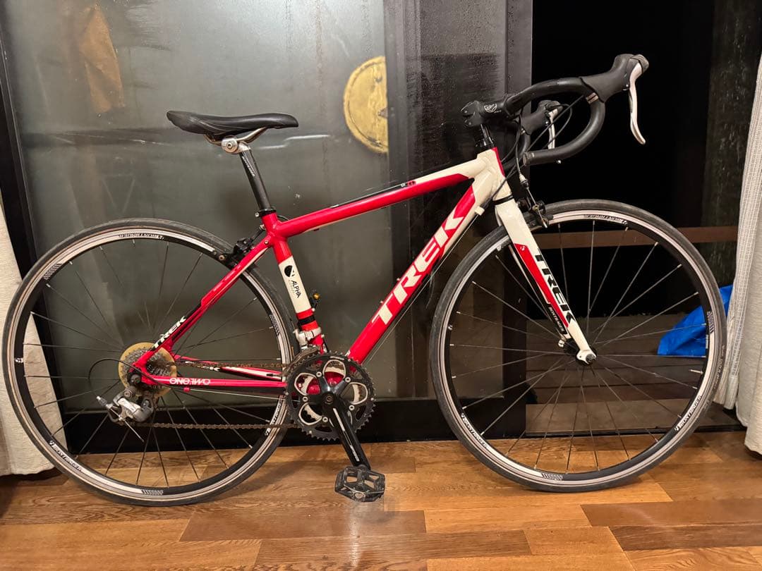【埼玉】TREK ロードバイク 700c レッド/ホワイト