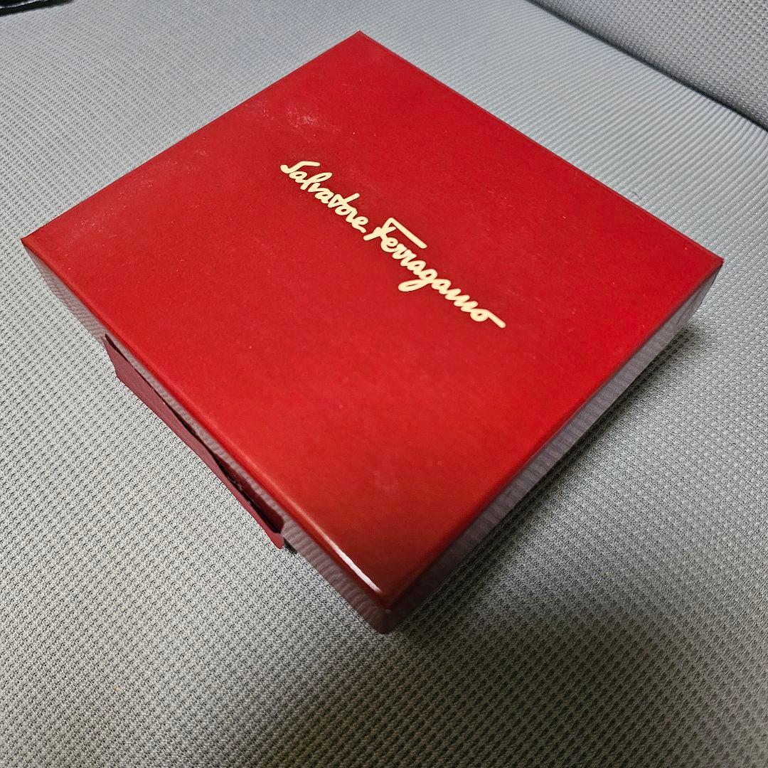 Salvatore Ferragamo ガンチーニ 二つ折り財布 ブラック