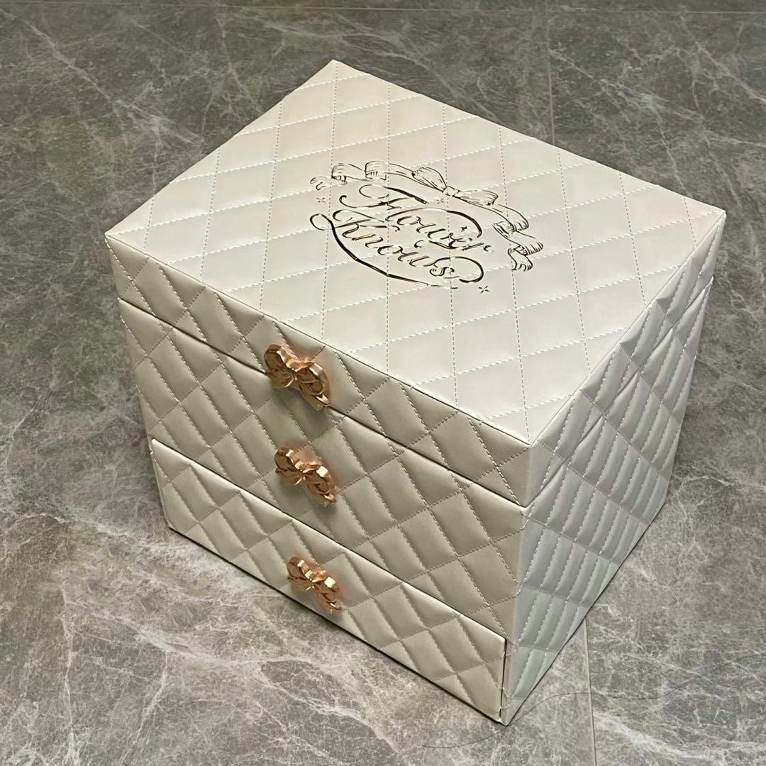 新品未開封　フラワーノーズ　クリスマス限定　ノベルティ　ボックス