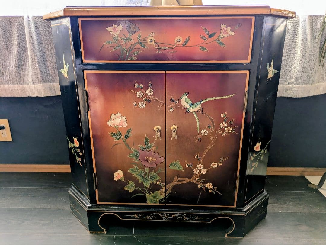 送無料！芸術品　シノワズリ　サイドボード　チェスト　中国家具　金箔　アンティーク