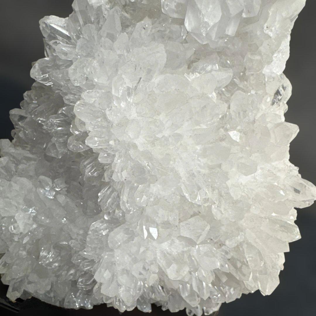 水晶 クラスター 大 台座付き