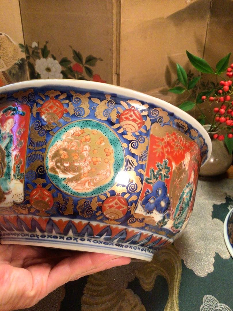 A897 大聖寺伊万里　波兎　竹林賢人　宝尽紋様　赤絵三鉢　『大明萬暦年製』