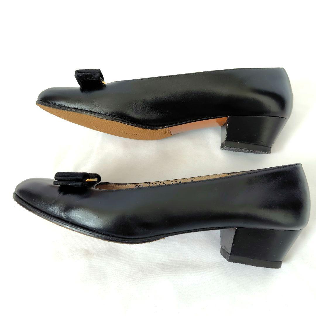 モデルサイズ☆良品❤フェラガモ【Ferragamo】ヴァラ パンプス 黒