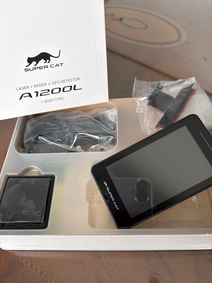 ユピテル　レーザー＆レ－ダー探知機　SUPER CAT A1200L