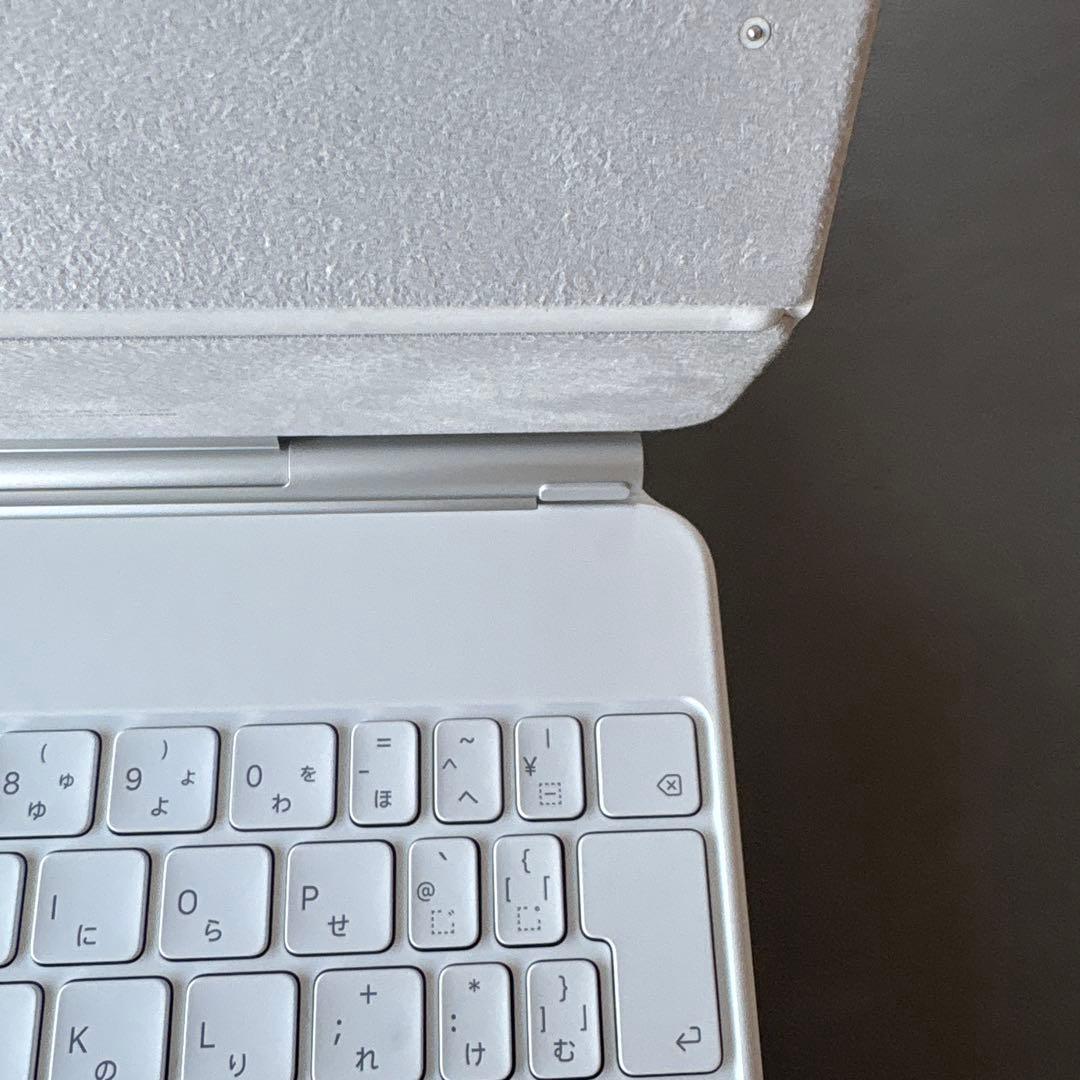 iPad Magic Keyboard ホワイト
