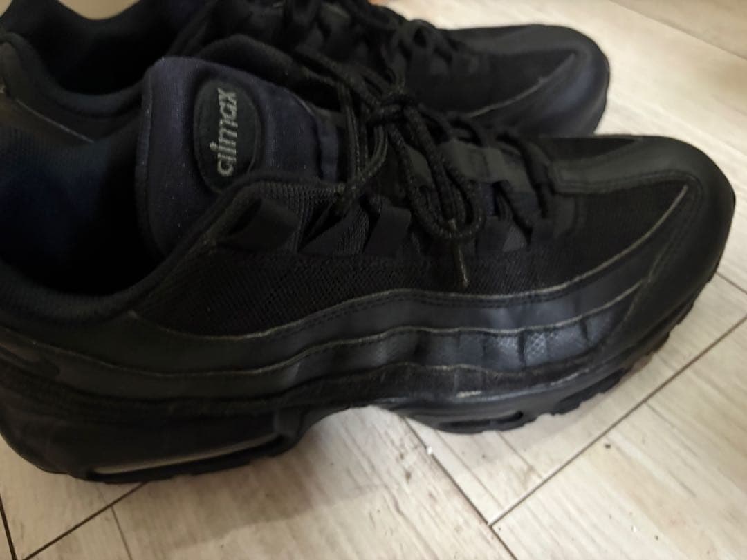 ナイキ エアマックス95 エッセンシャル