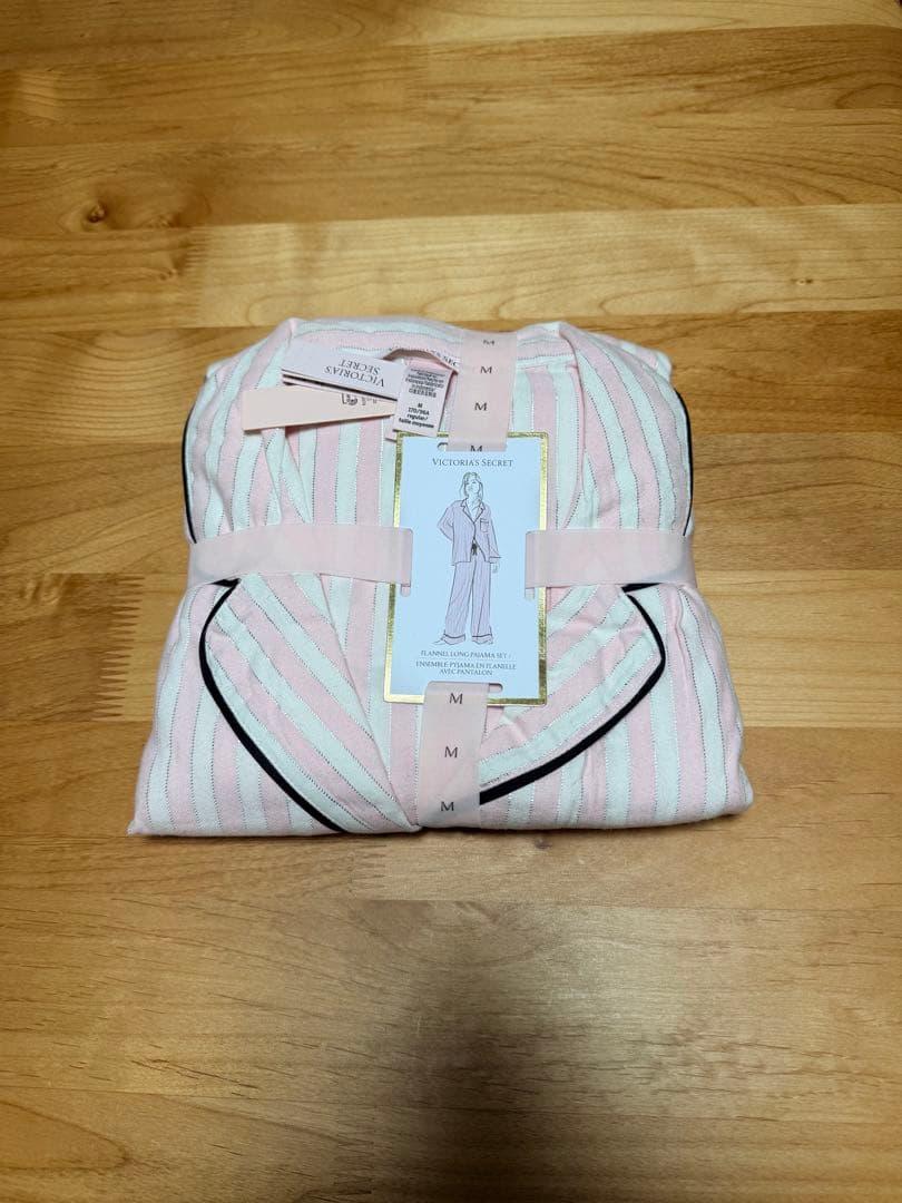 Victoria's Secret ピンクストライプ サテンパジャマセット
