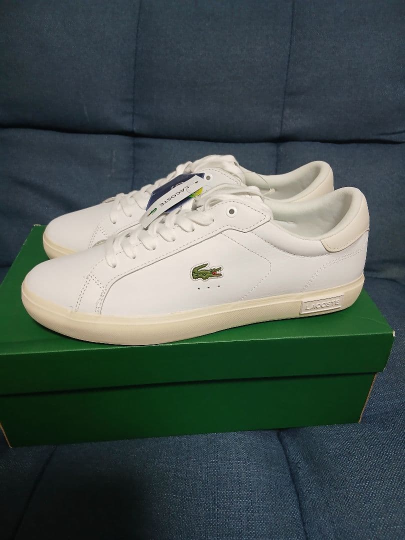 新品未使用 LACOSTE スニーカー