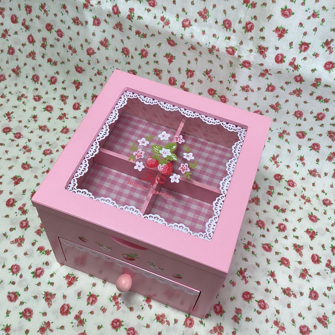 【未使用】マザーガーデン　いちご　小物入れ　チェスト　木製　レア　苺　ピンク