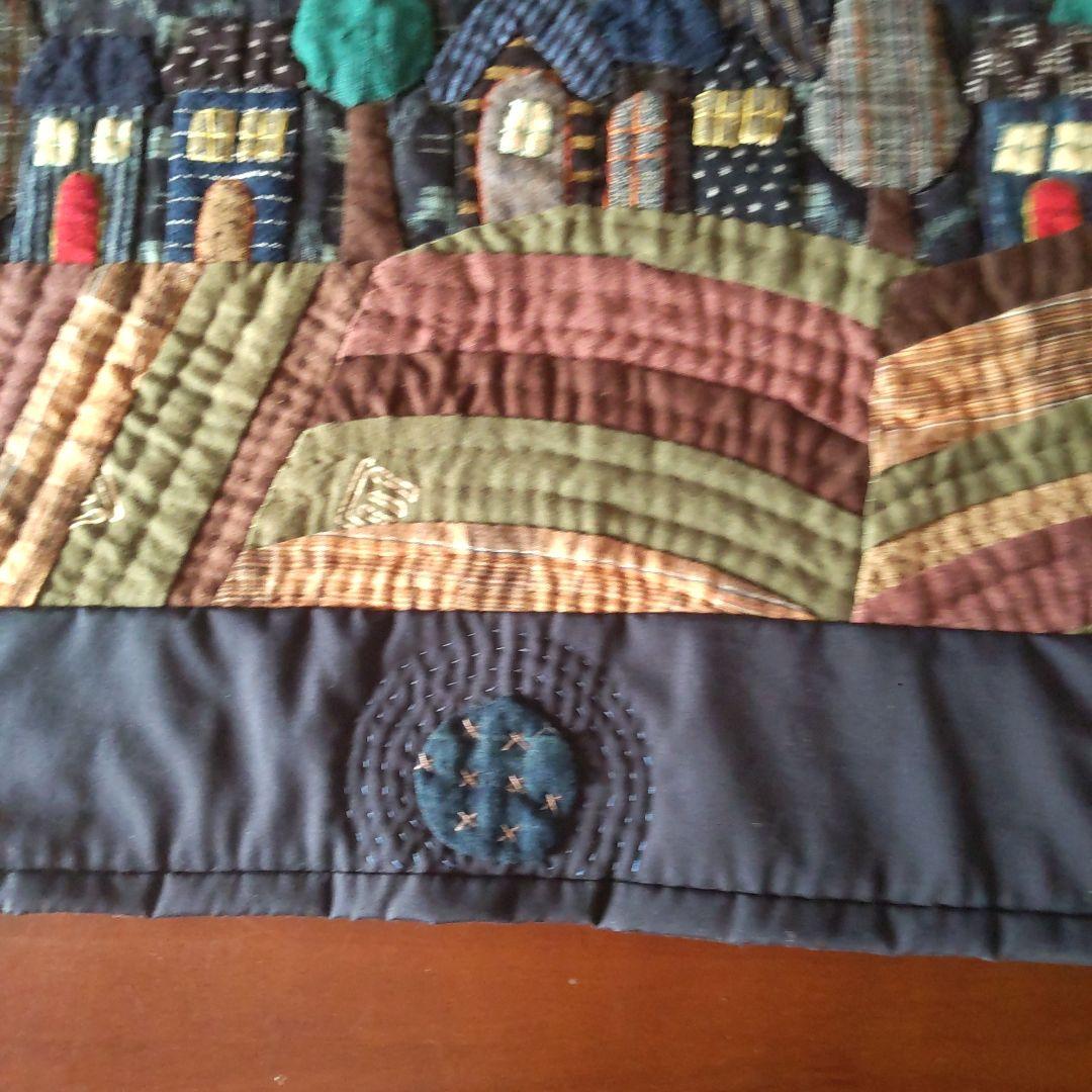 和の古布 夜の星空とハウスの町並みのタペストリー73×51㎝