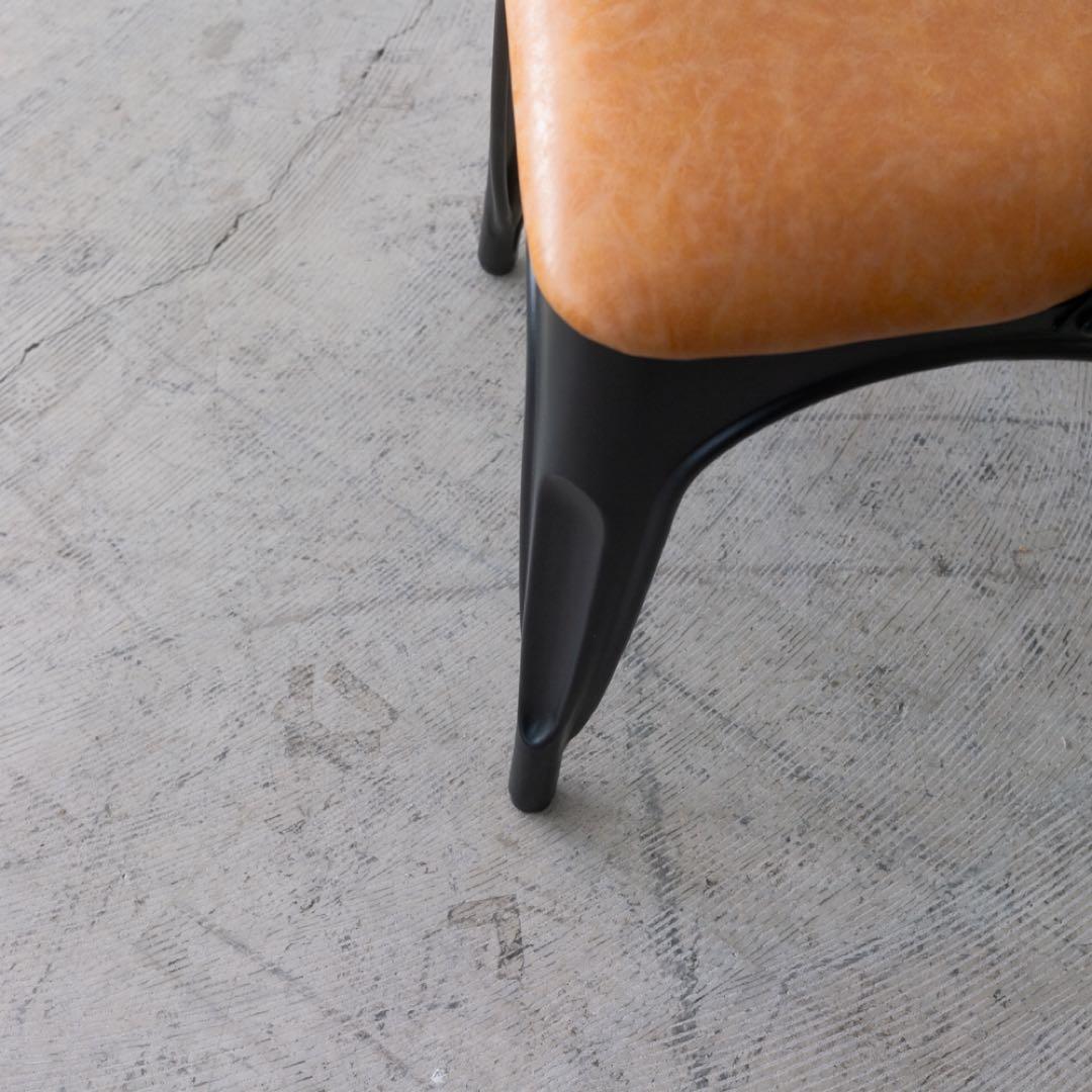 工業デザイン ダイニングチェア 黒と茶色