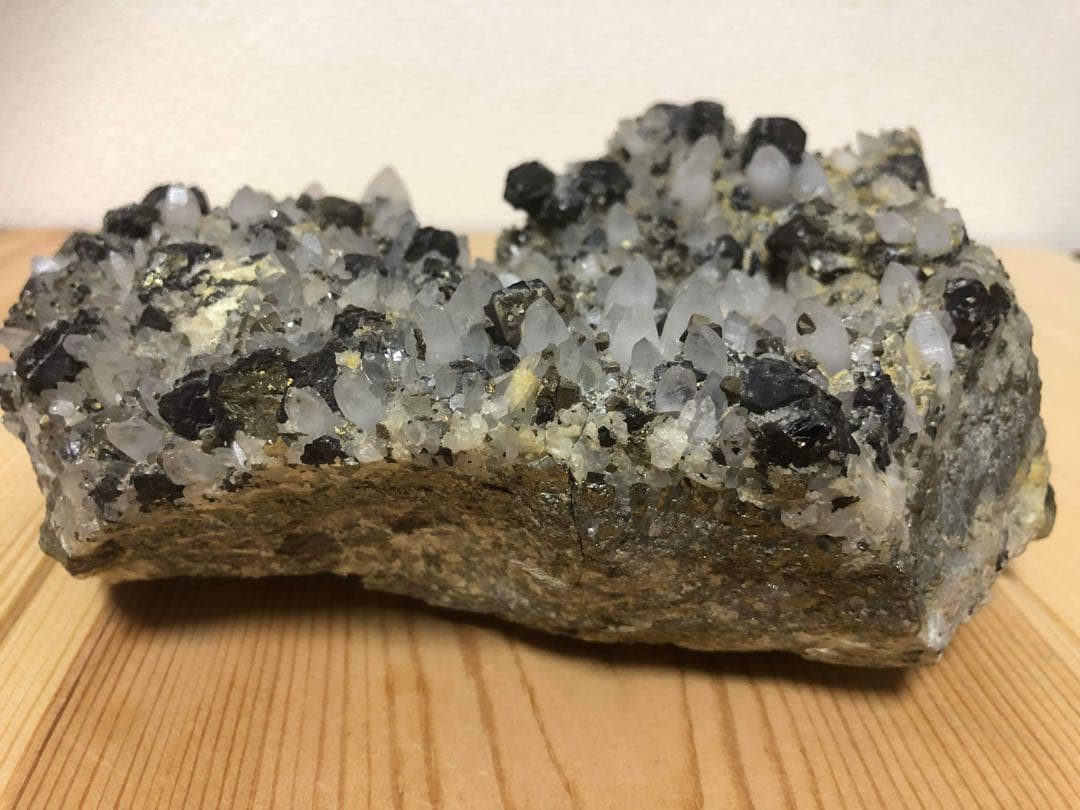 石　結晶　水晶クラスター