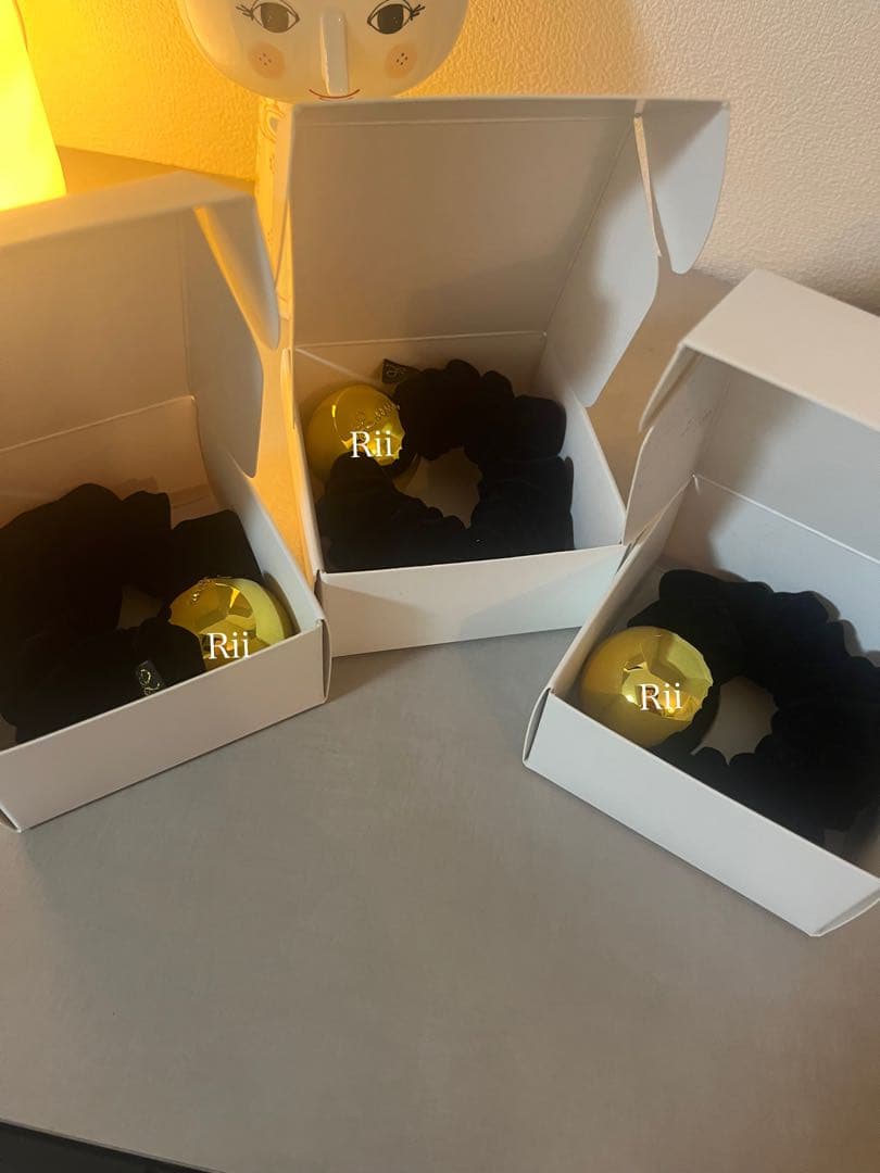 新品未使用　LOEM TOKYO シュシュ ブラック