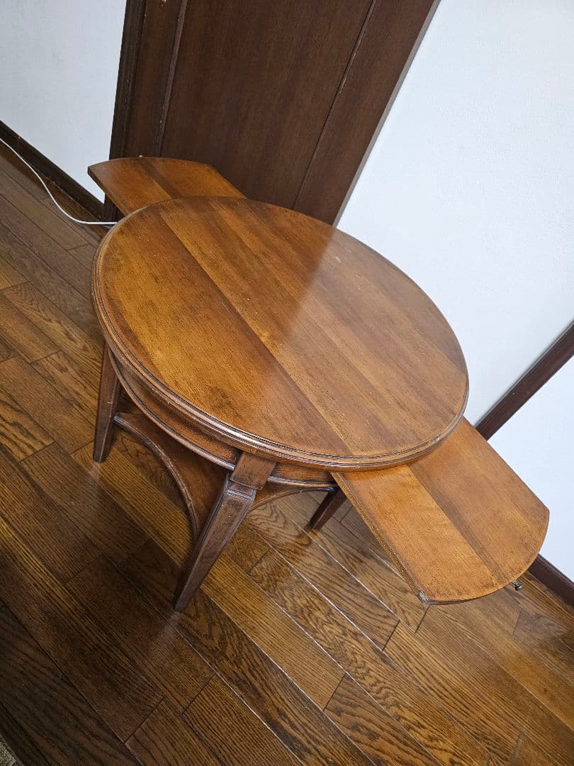 木製アンティーク丸型テーブル