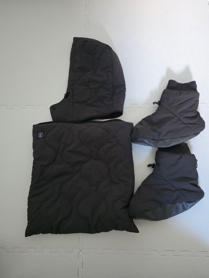 着る寝袋モモンガ4 チャコール　ルームソックス付き