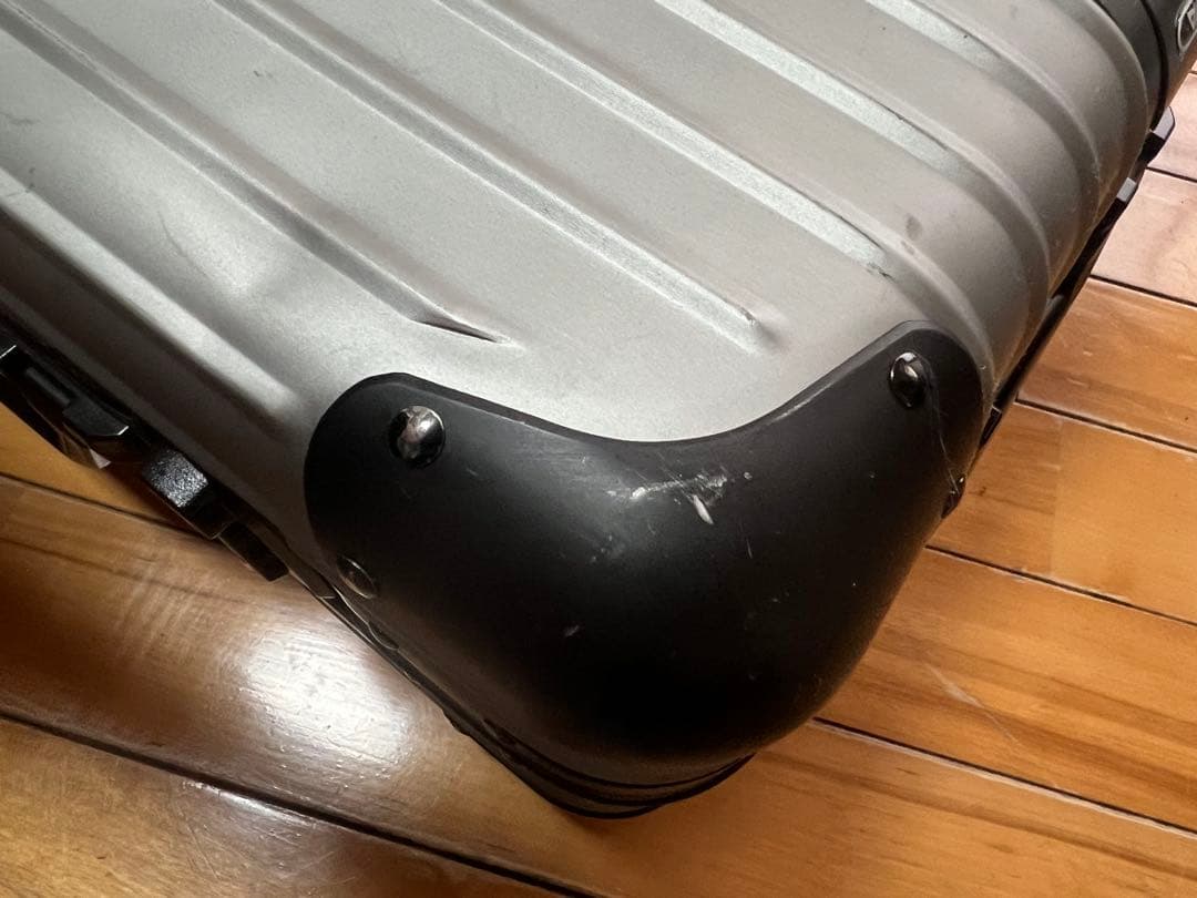 リモワ×モンクレール限定コラボスーツケース32L機内持ち込み可RIMOWA貴重