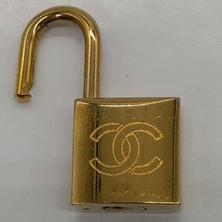 HZ4 シャネル ココマーク カデナ キー2本付き パドロック 南京錠
