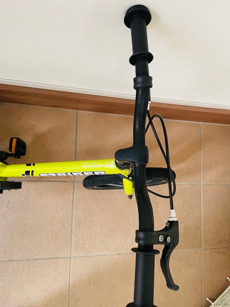 ストライダー 限定STRIDER 14X ライムイエロー スタンド＆空気入付き