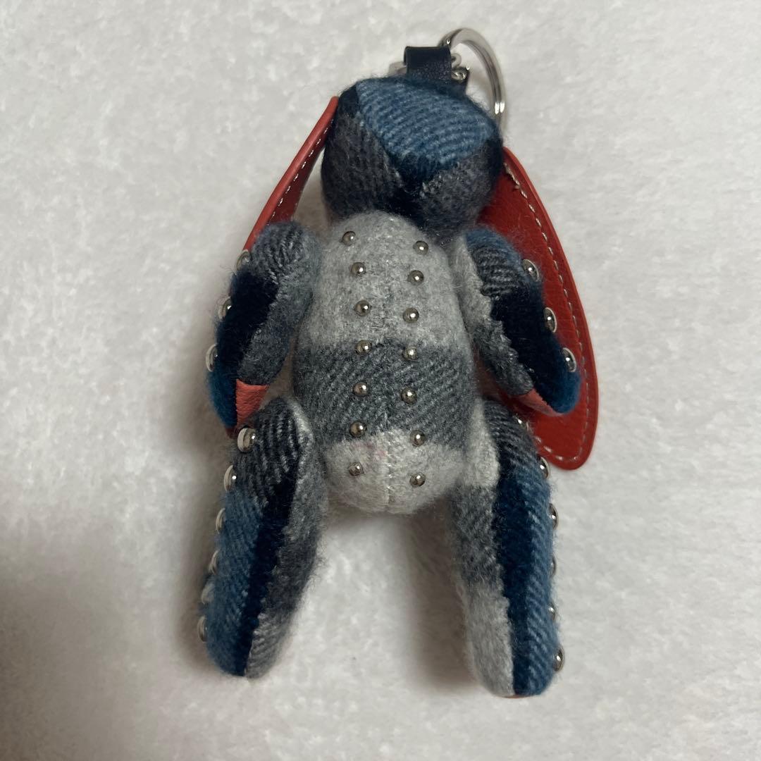 Burberry 犬型キーホルダー