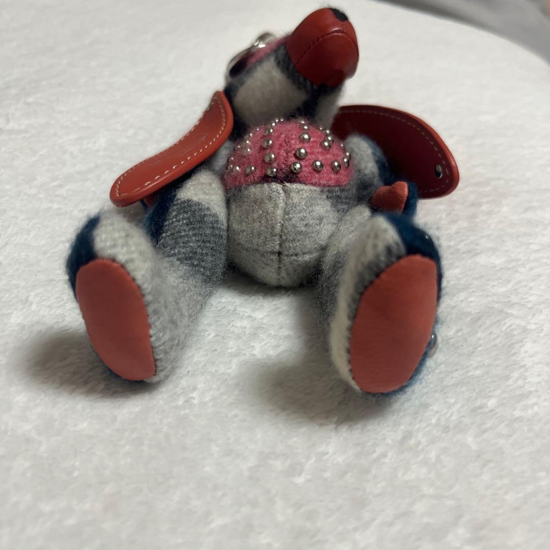 Burberry 犬型キーホルダー