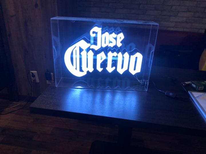 非売品　クエルボ　ネオンサイン　看板