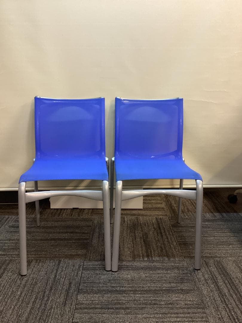 定価約１８万　２脚セット　カッシーナixc　アリアス　ハイフレーム　Alias