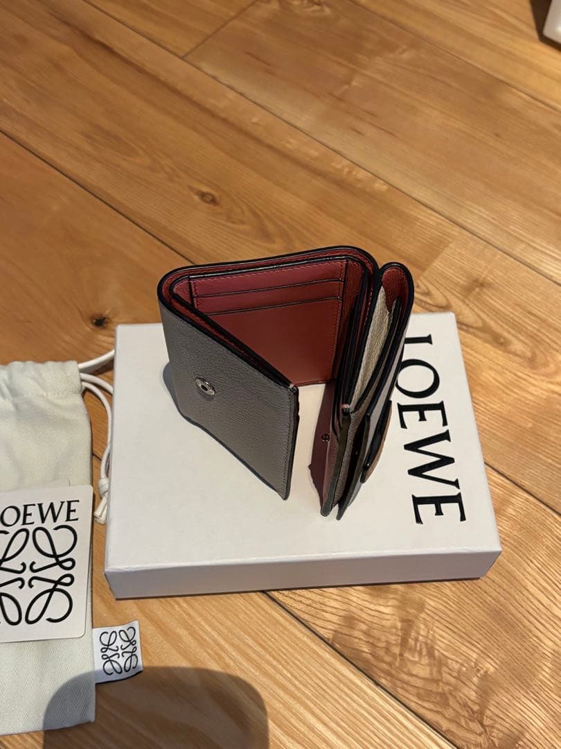 LOEWE 三つ折り財布 スモール バーティカル ウォレット