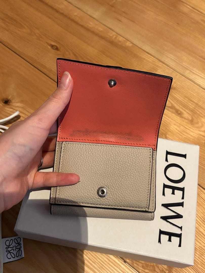 LOEWE 三つ折り財布 スモール バーティカル ウォレット