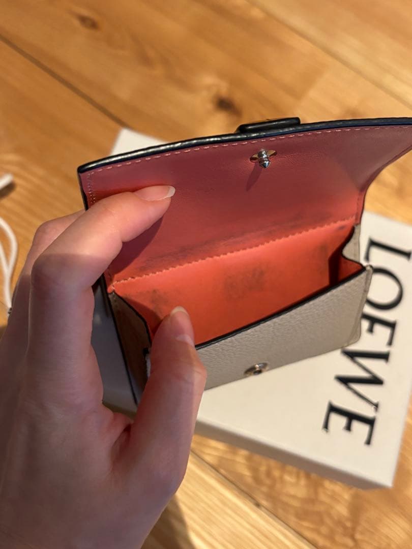 LOEWE 三つ折り財布 スモール バーティカル ウォレット