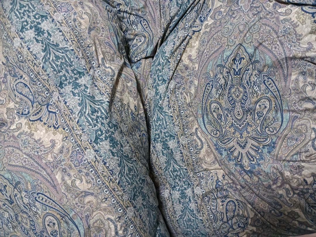 ペイズリー柄　羽毛掛け布団 210cm x 150cm