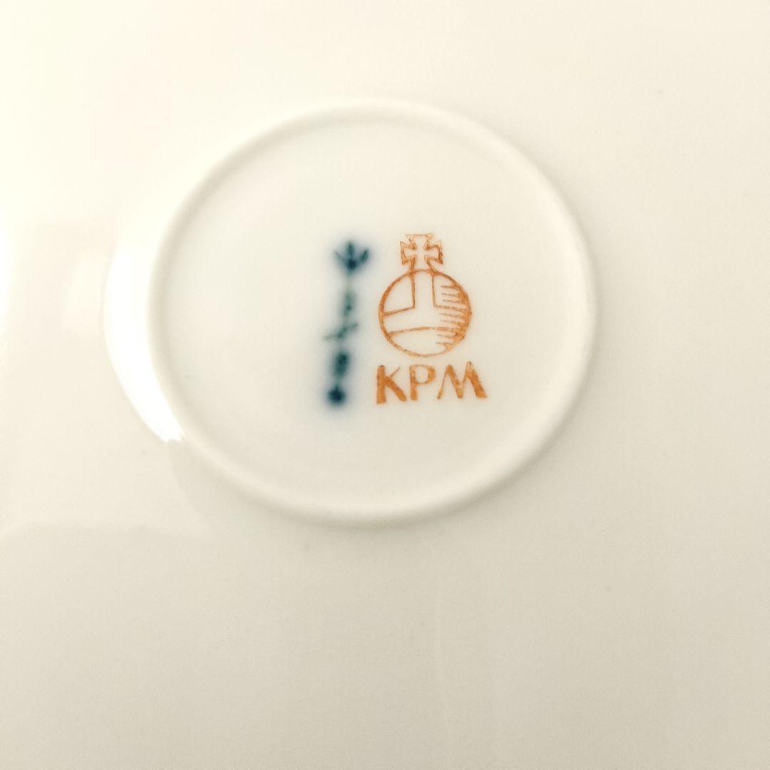 R132 KPM ベルリン王立磁器製陶所 手描花文レリーフ入り トリオ