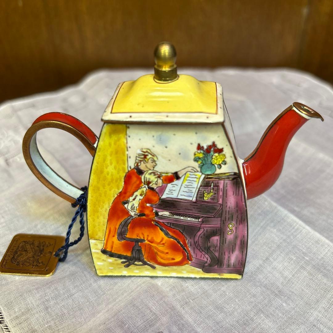 未使用シャルロットディヴィータミニチュアティーポットルノアールピアノを弾く少女達