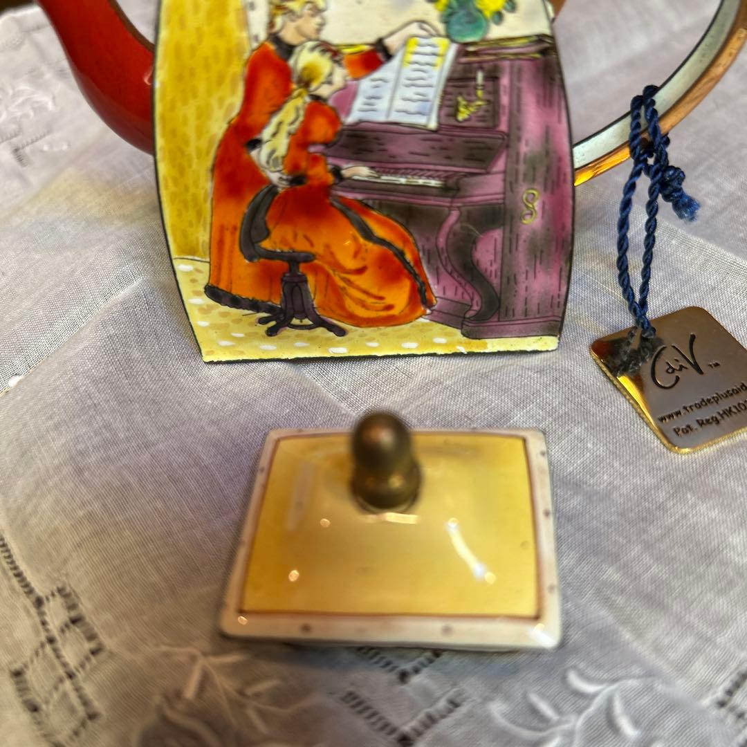 未使用シャルロットディヴィータミニチュアティーポットルノアールピアノを弾く少女達