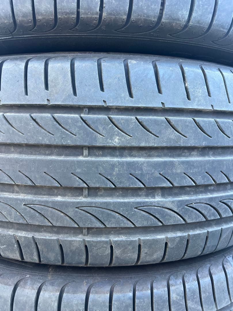 ピレリ　パワジー　245/45r18 24年製　美品