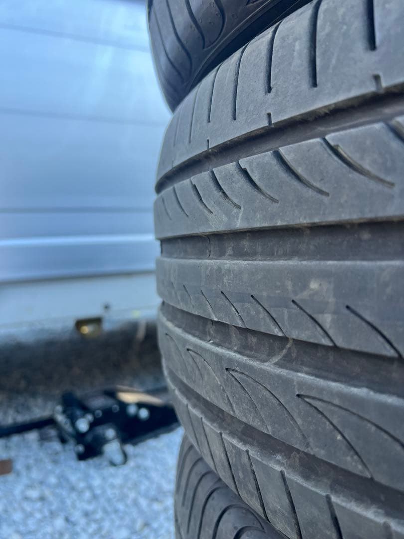 ピレリ　パワジー　245/45r18 24年製　美品