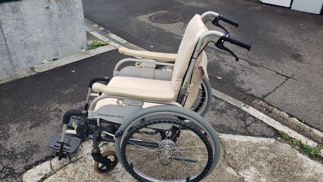 パラマウントベッド　車椅子 車いす KK-410W