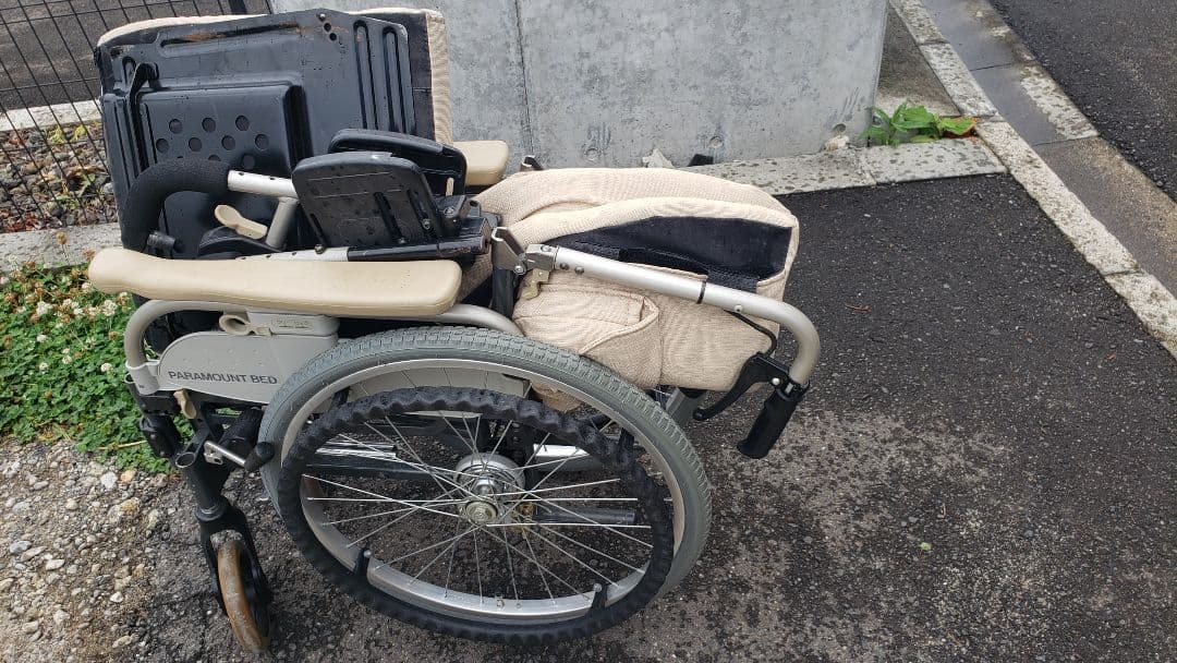 パラマウントベッド　車椅子 車いす KK-410W